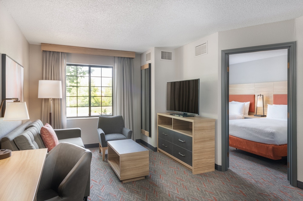 Suite, 1 Bedroom - Photo 7