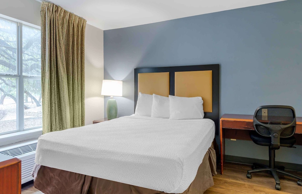 Suite, 1 Queen Bed With Sofa Bed, Non Smoking