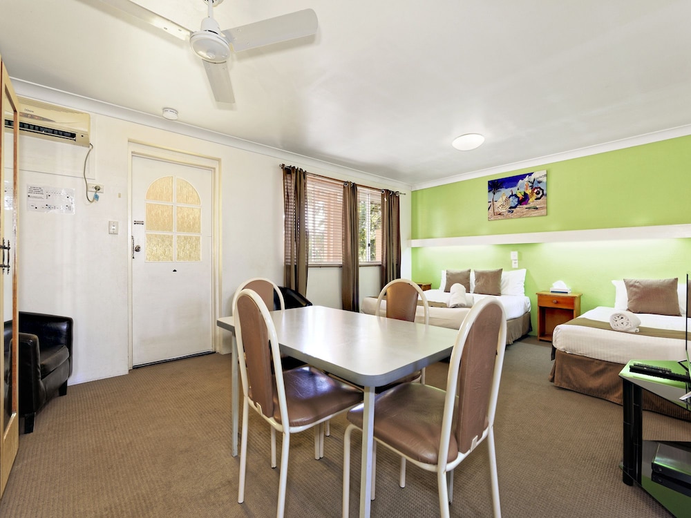 Family Room, Multiple Beds photo 1