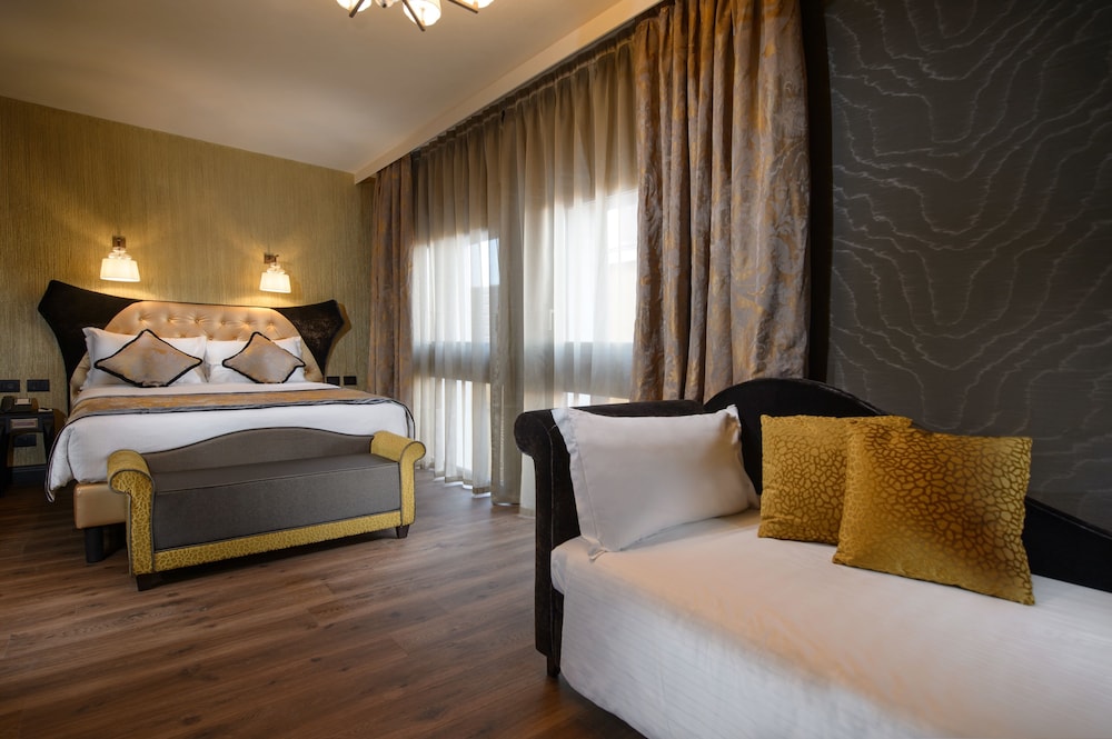 Classic Triple Room photo 1