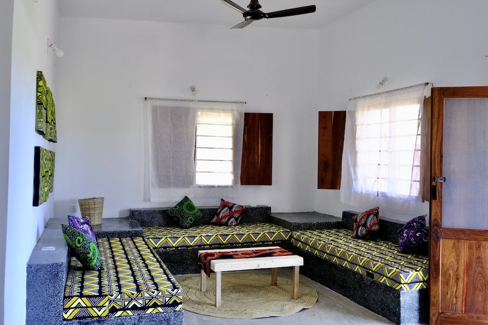 Family Apartment, 2 Bedrooms, Poolside