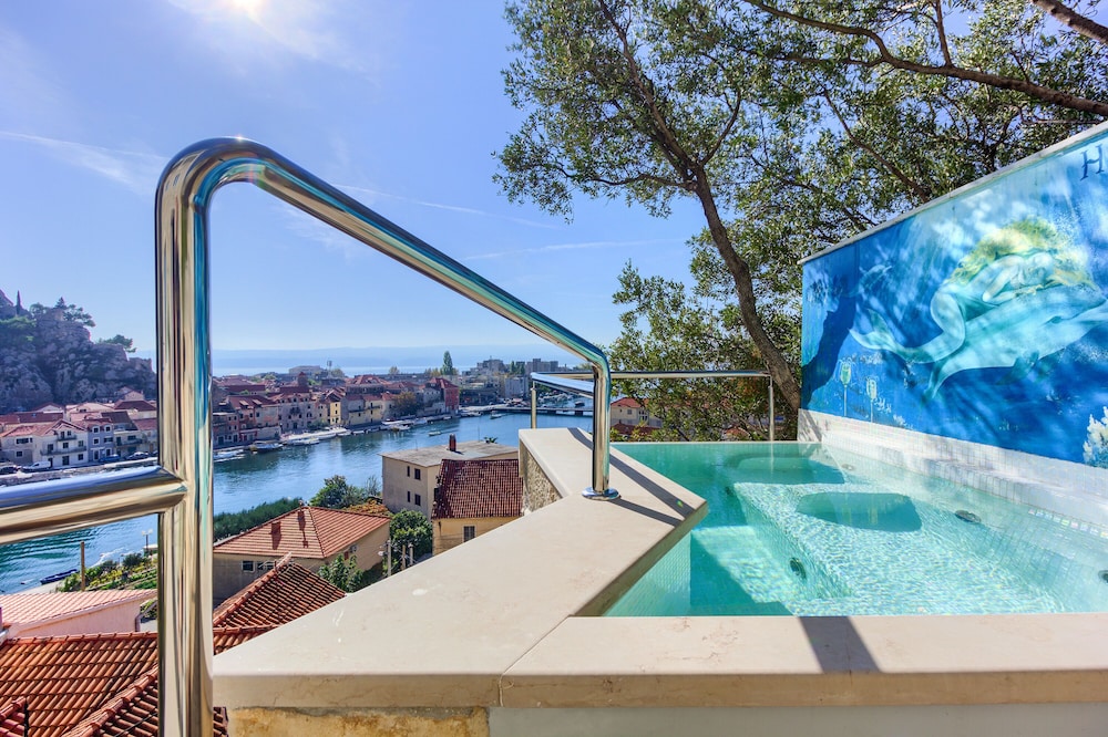 Executive Double room with Balcony, Sea view and Plunge pool - Photo 7