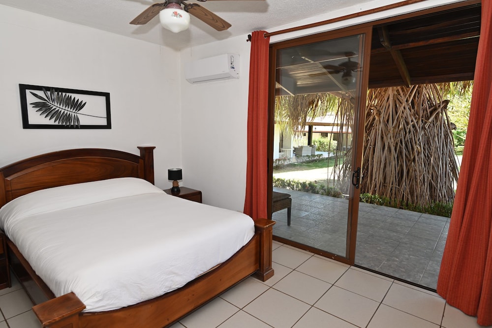 Villa familiar, 4 habitaciones, vista al jardín