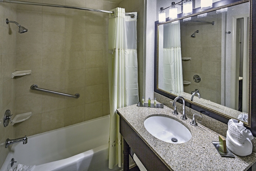 Room, 1 King Bed (High Floor) - Photo 7