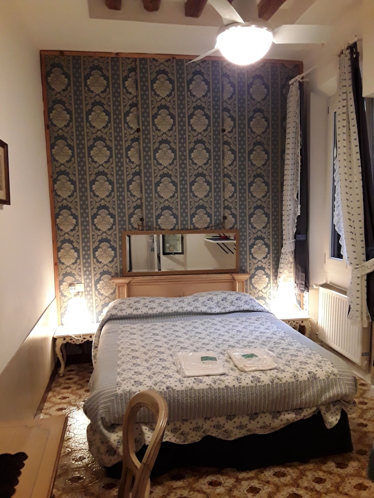 Classic Double Room, 1 Bedroom photo 1