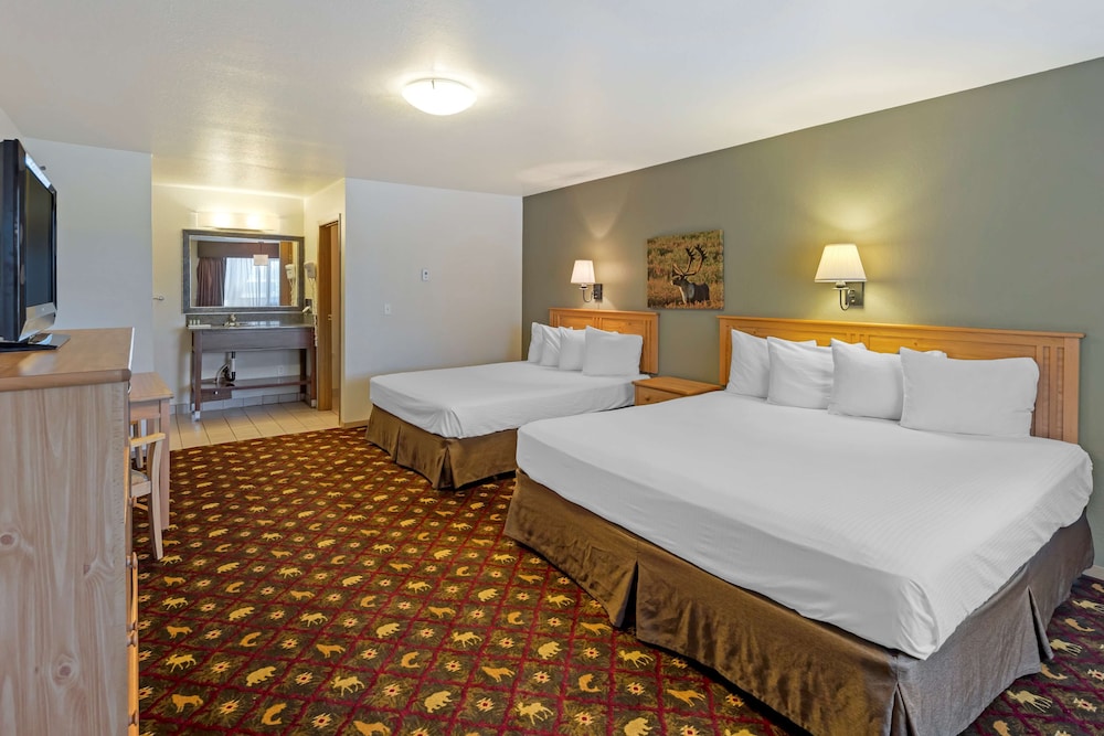 Standard Room, Multiple Beds, Non Smoking, Refrigerator & Microwave (1st Floor) photo 1