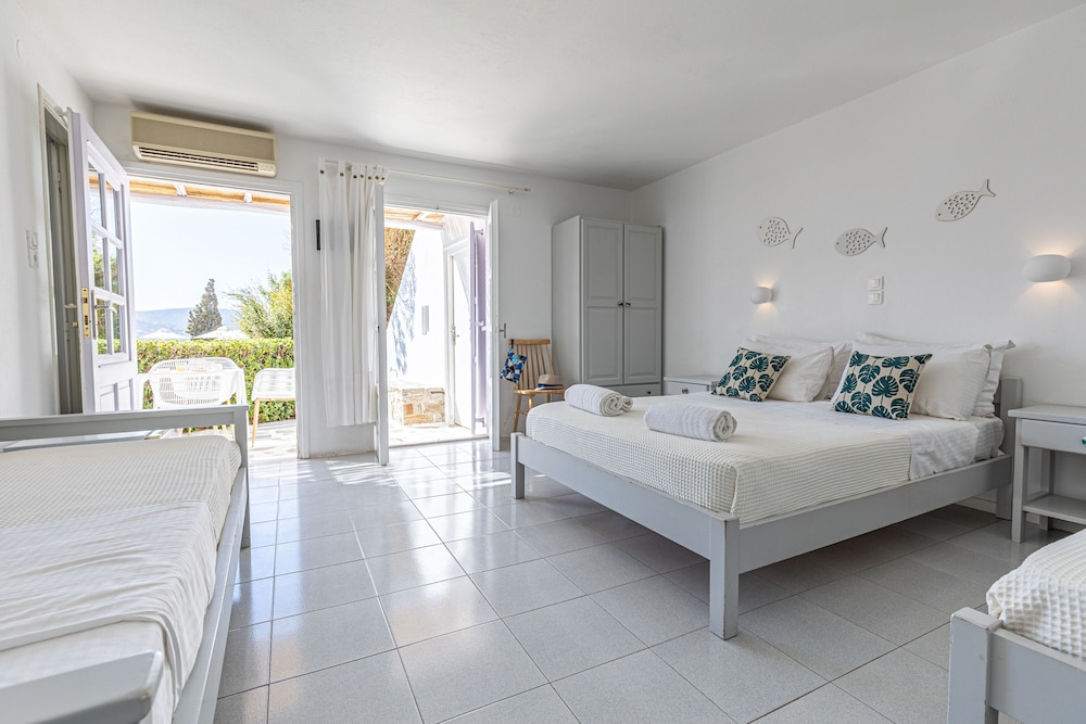 Standard Quadruple Room, Sea View