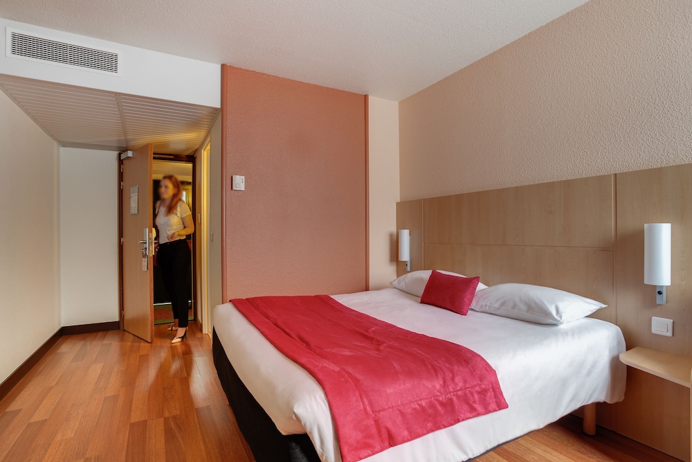 Standard Room, 1 Double Bed - Photo 3