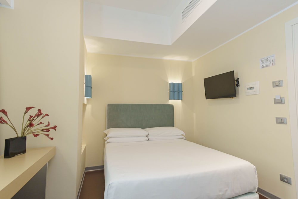 Basic Double Room photo 1