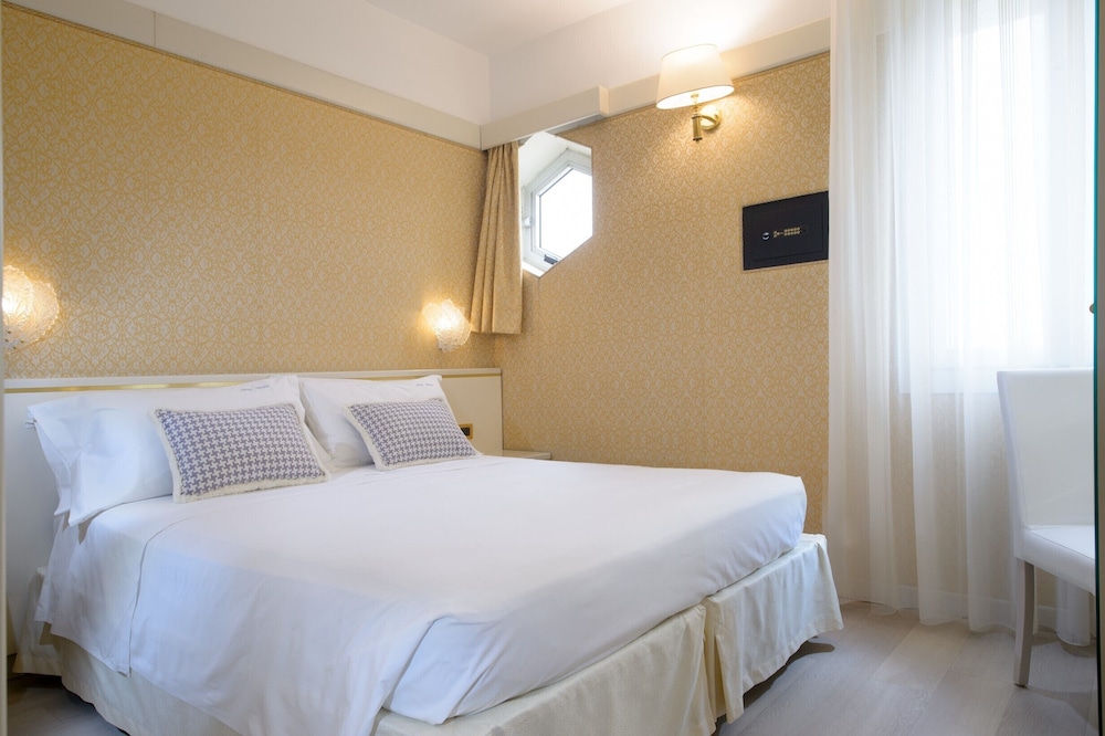 Classic Double or Twin Room - Photo 3