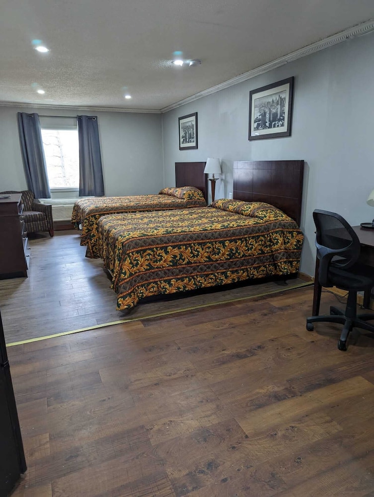 Room, 2 Double Beds photo 3