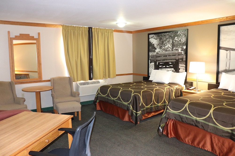 Room, 2 Queen Beds, Non Smoking, Refrigerator & Microwave - Photo 2