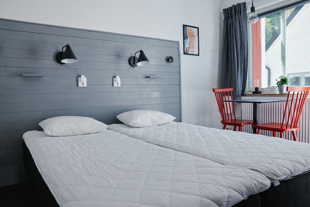 Twin Room, Annex Building