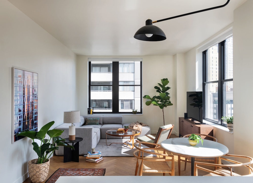 Superior Room, 1 King Bed (One Bedroom Premium Apartment)