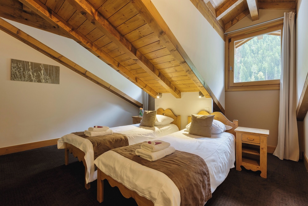 Family Apartment, Multiple Bedrooms, 2 Bathrooms (Vallorcine Loriaz 43 ski in / ski out) photo 3
