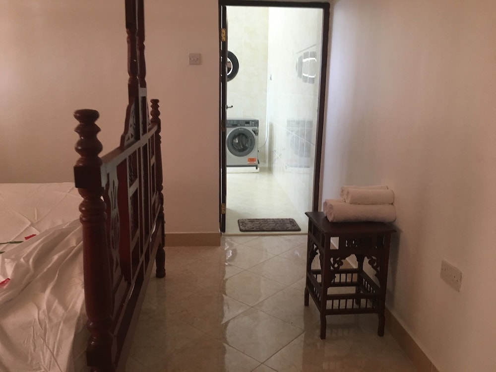 Classic Double Room, 1 Queen Bed, Private Bathroom, Ground Floor