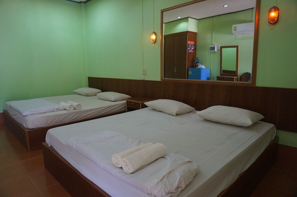 Family Quadruple Room, 2 Double Beds, Non Smoking photo 2
