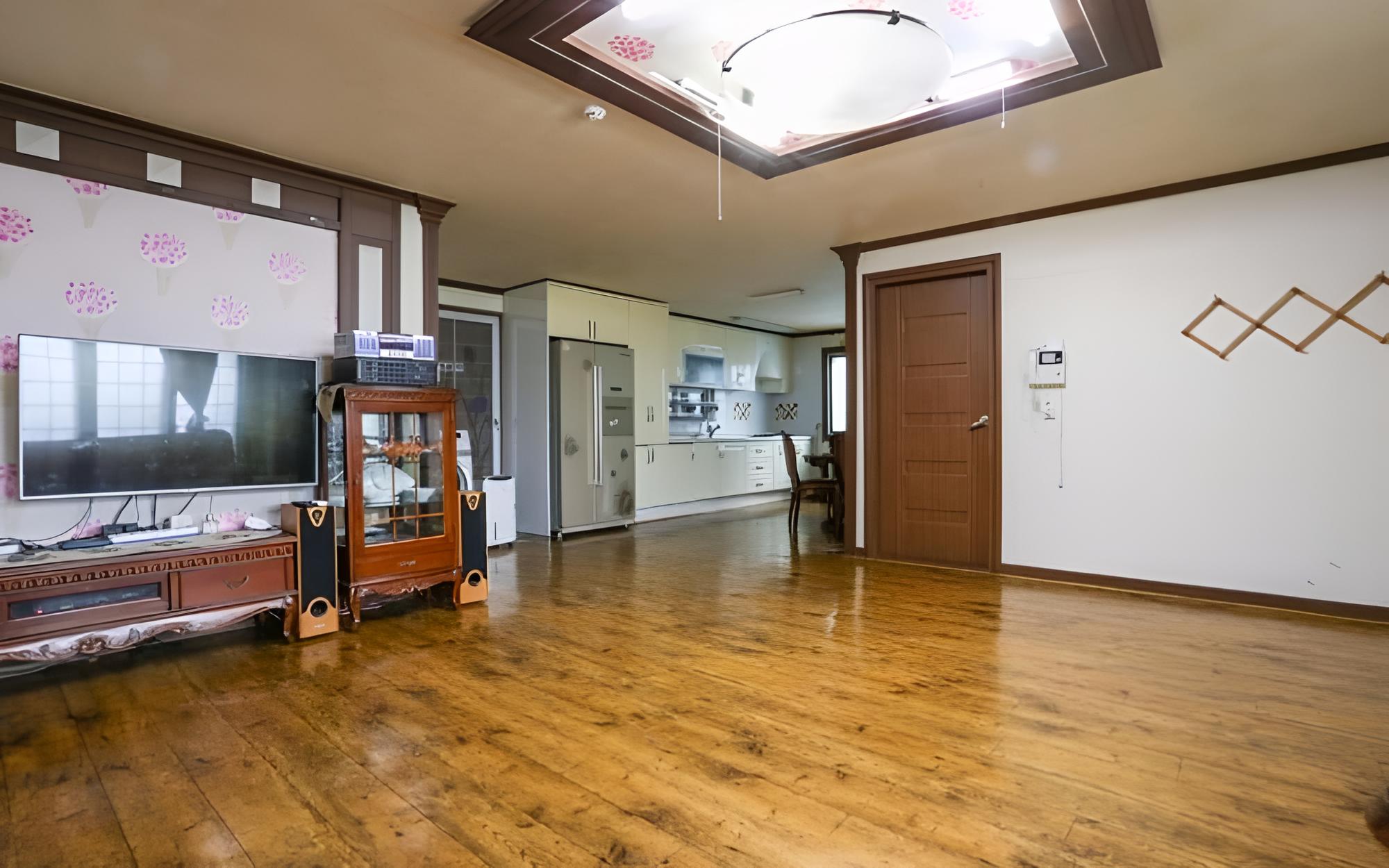 Room (Separate House A (76 duplex)) photo 3
