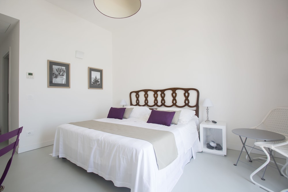 Deluxe Double Room - Photo 2