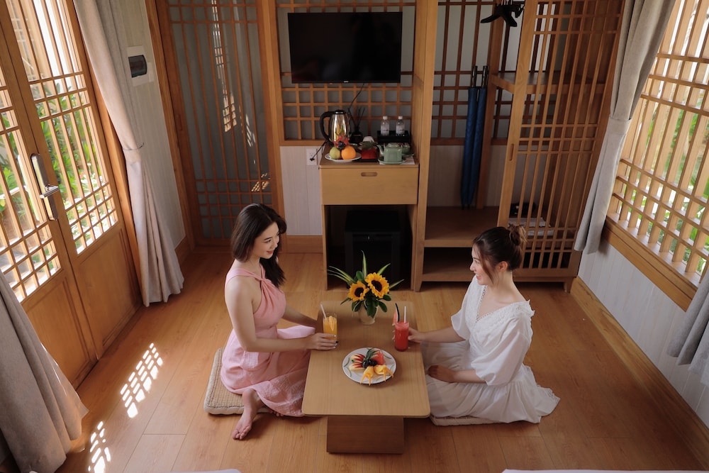 Double Bungalow - Photo 5
