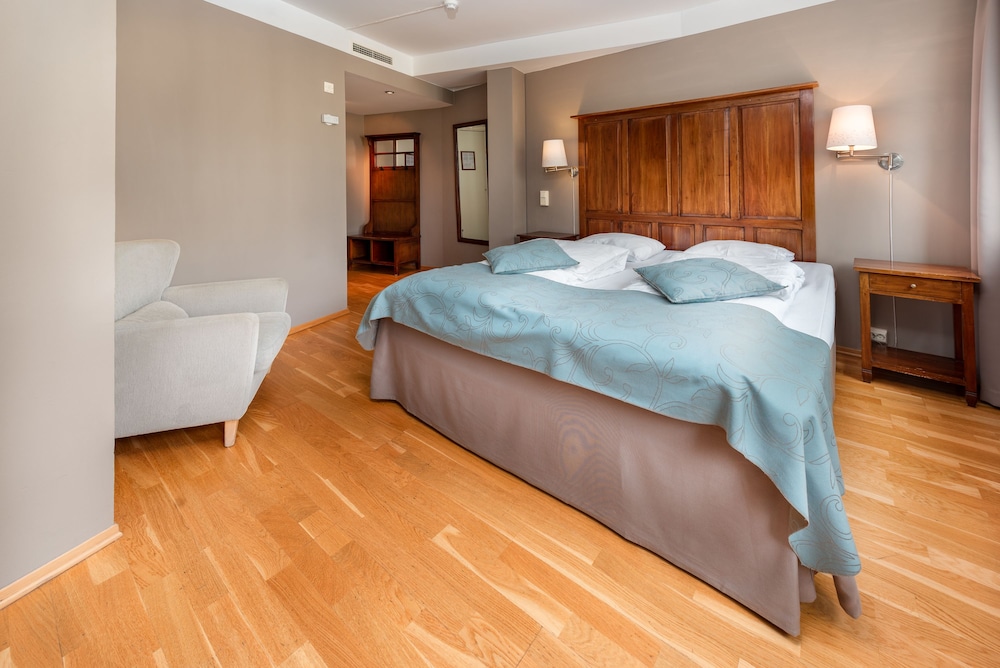 Double or Twin Room - Photo 9
