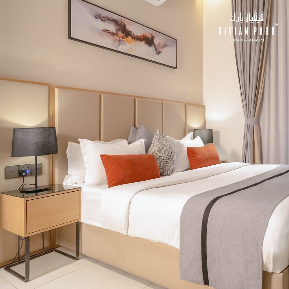 Deluxe Suite, City View