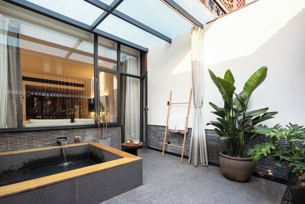 Luxury Double Room, Courtyard View
