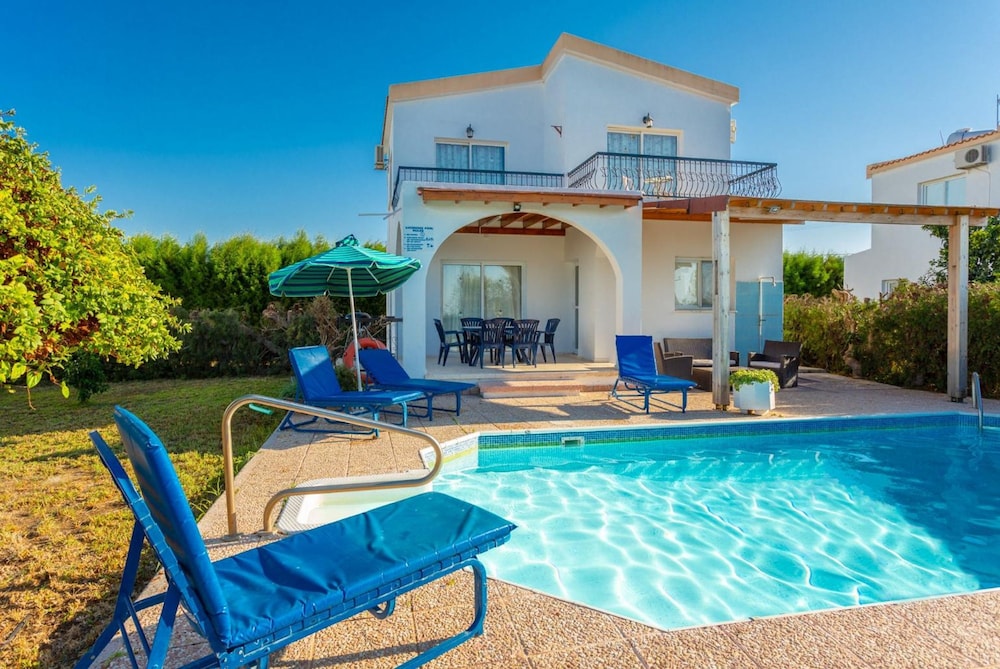 Villa photo 3