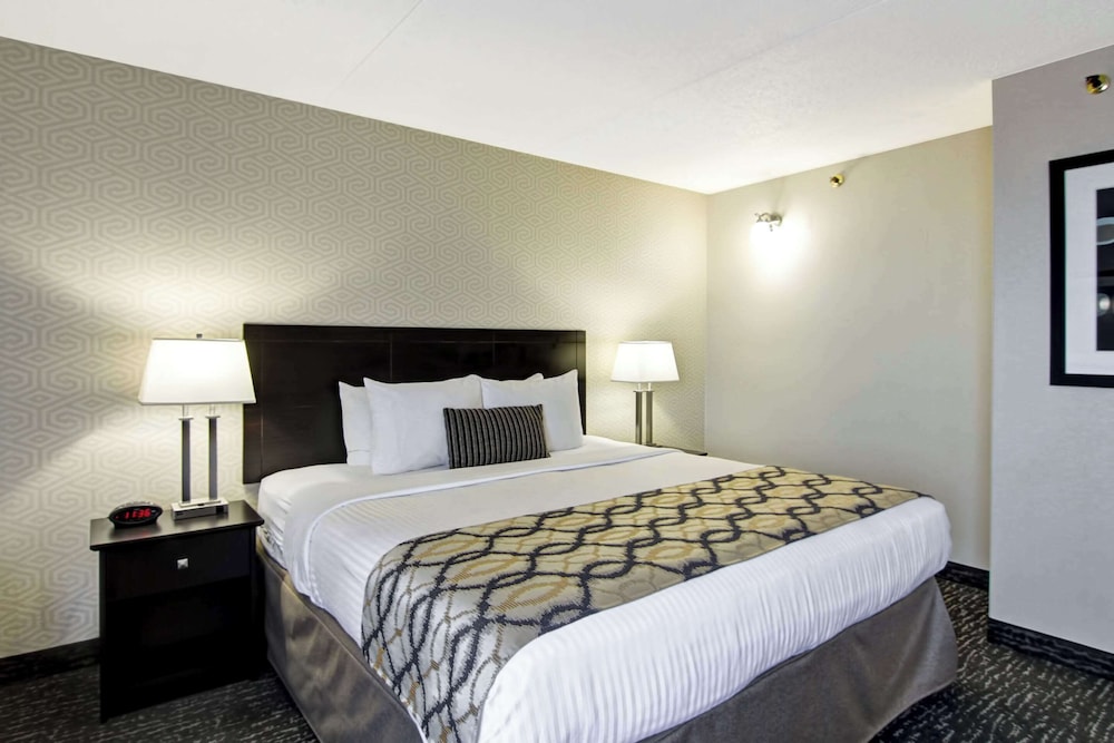 Suite, 1 Queen Bed, Non Smoking - Photo 3