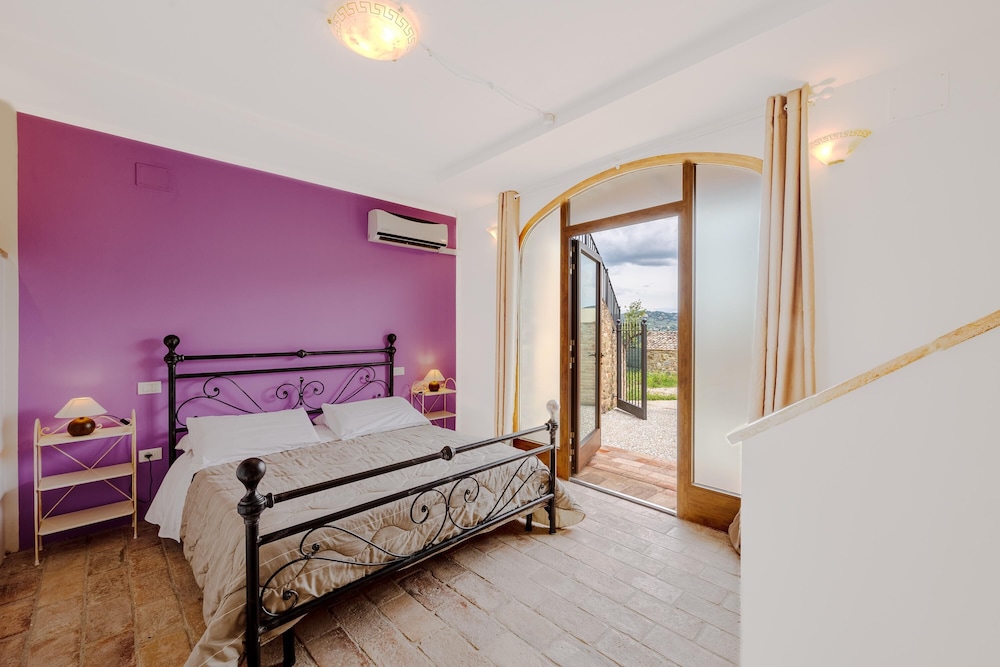 Villa photo 3