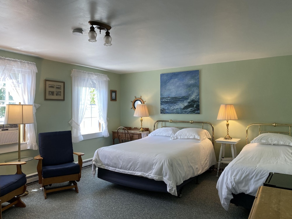 2 Bedroom Suite, Queen and Single Twin w/Queen