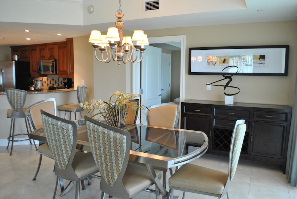ONE BEDROOM GRANDE SUITE
