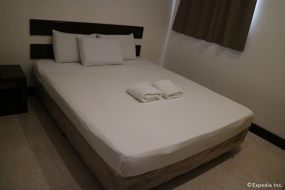 Executive Room, 1 Queen Bed, Annex Building photo 2