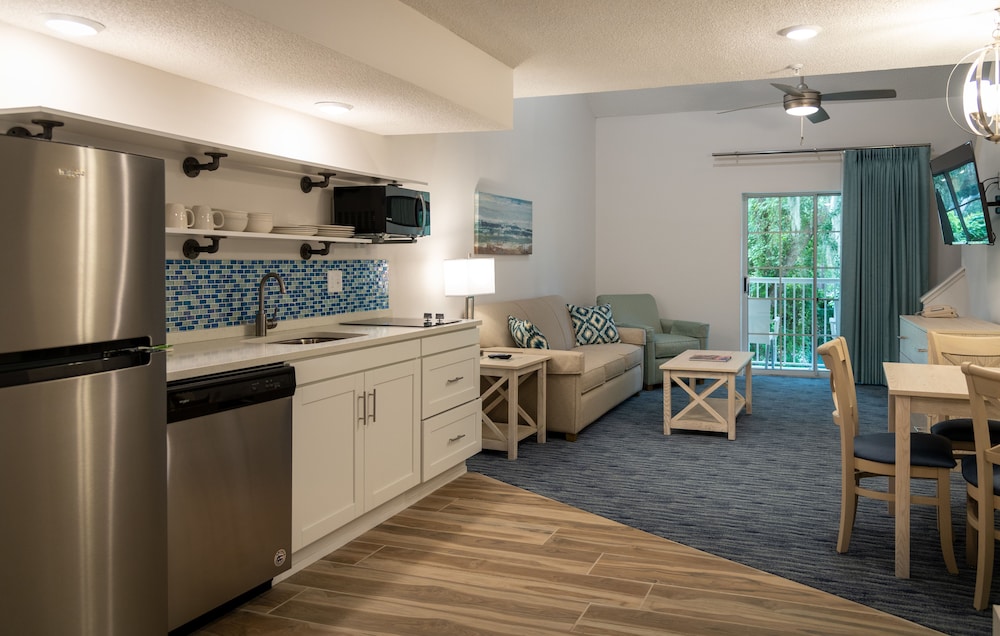 Loft (Caifornia King - Not Pet Friendly)
