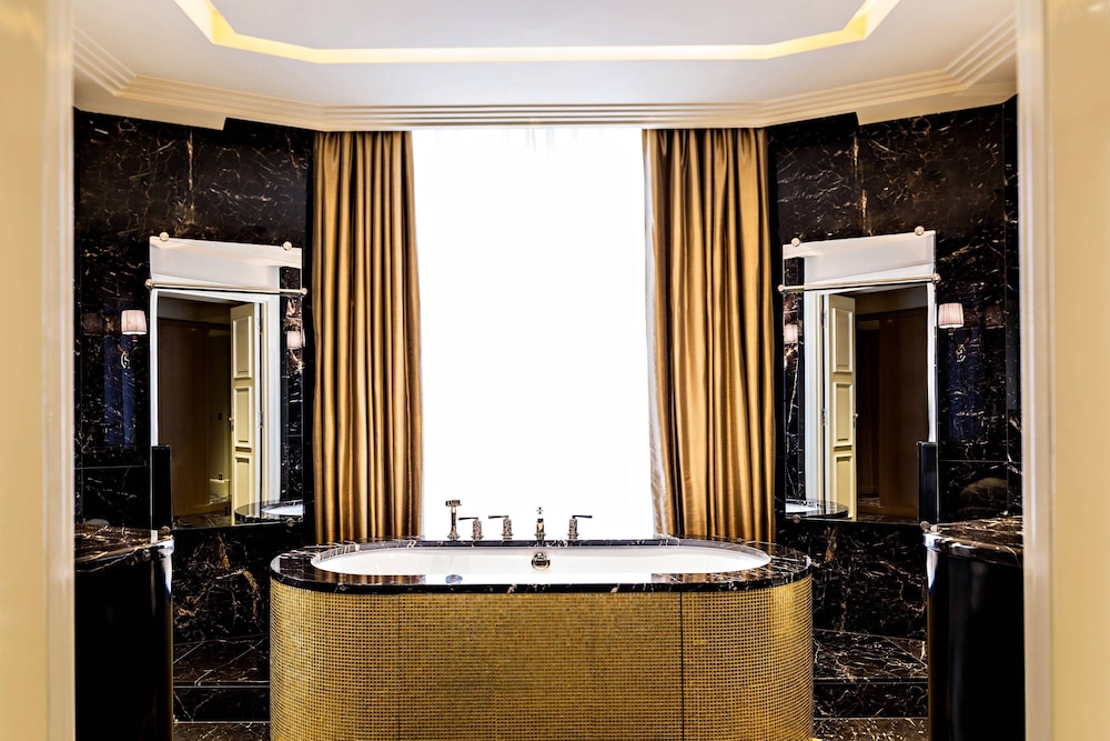 Suite Or