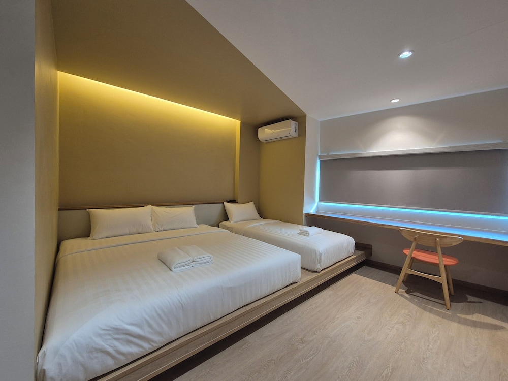 Triple Room, Non Smoking, City View photo 2