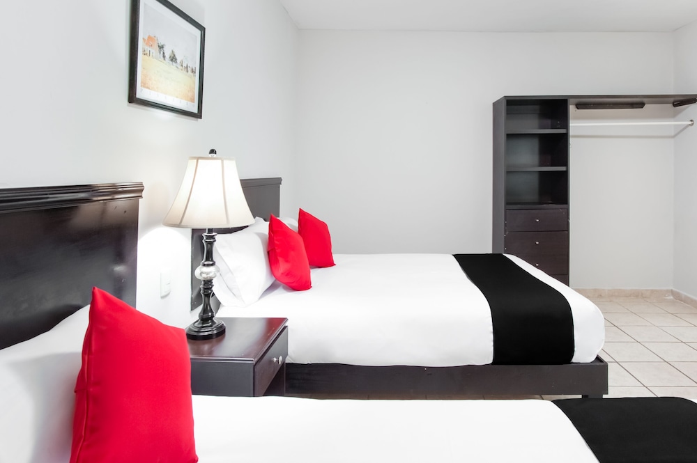 Standard Room, 2 Double Beds photo 2