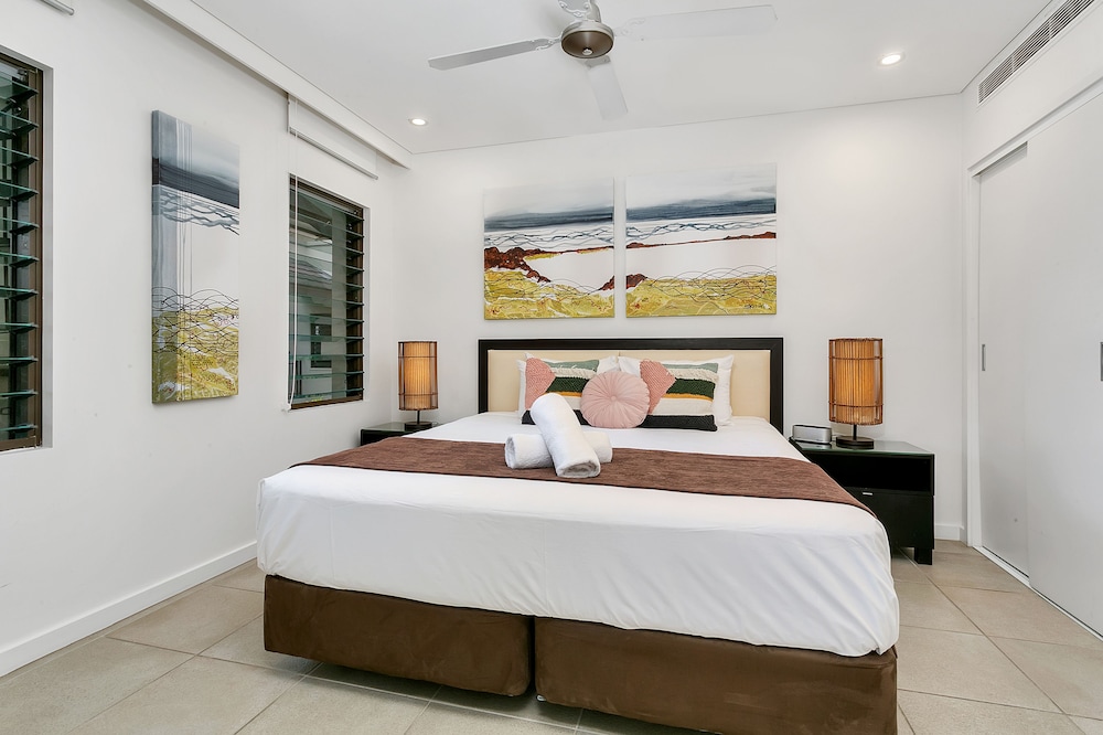 Two Bedroom Two Bathroom Spa Terrace Apartment photo 3
