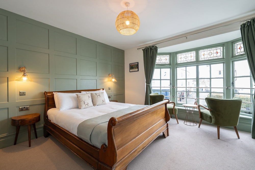 Suite, Ensuite photo 1