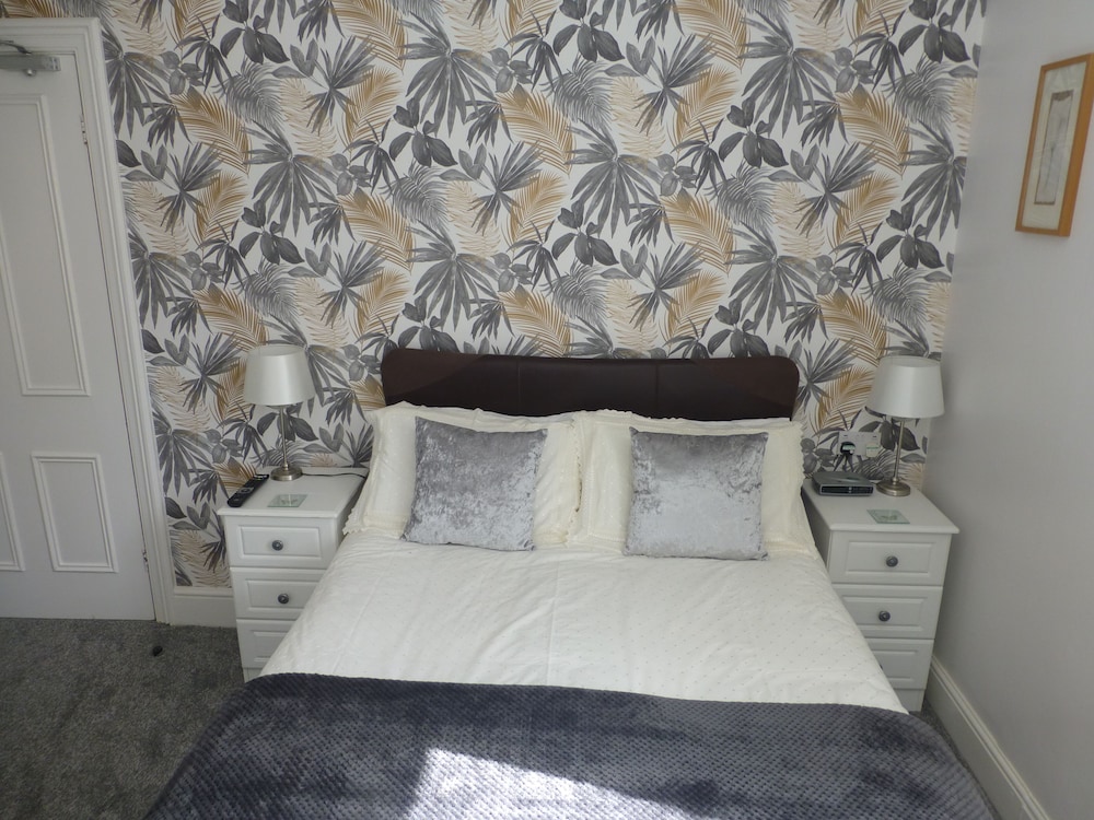 Double Room, Ensuite, Garden View (First Floor) - Photo 3