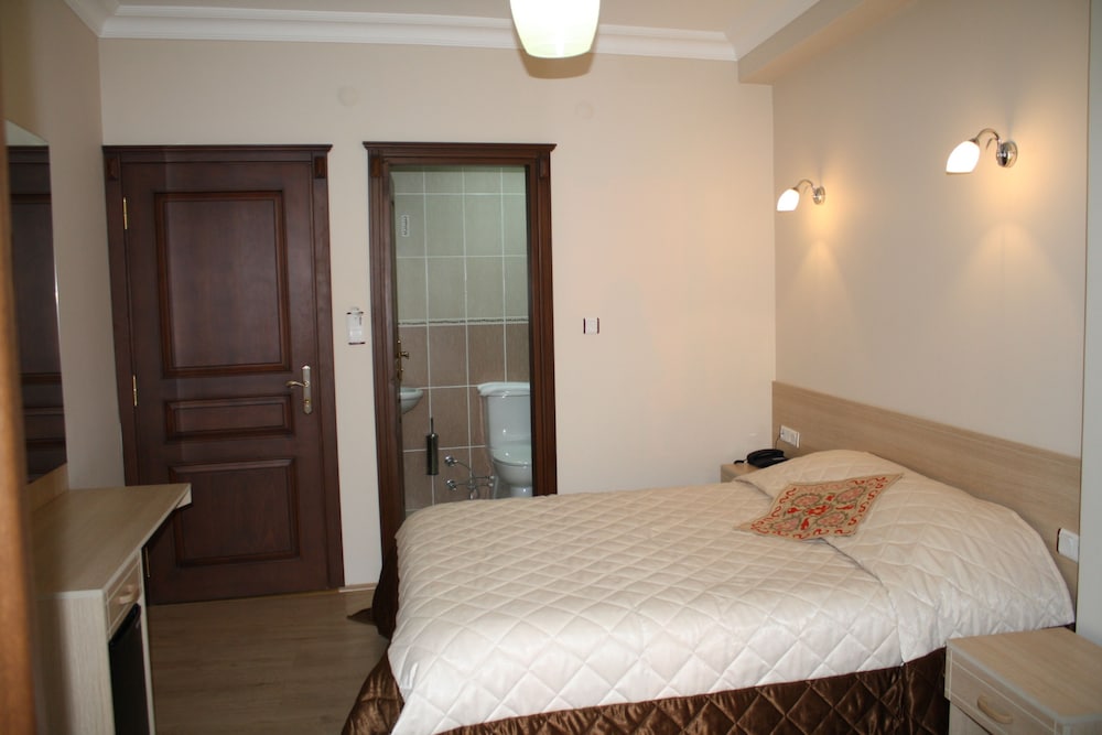 Standard Room photo 2