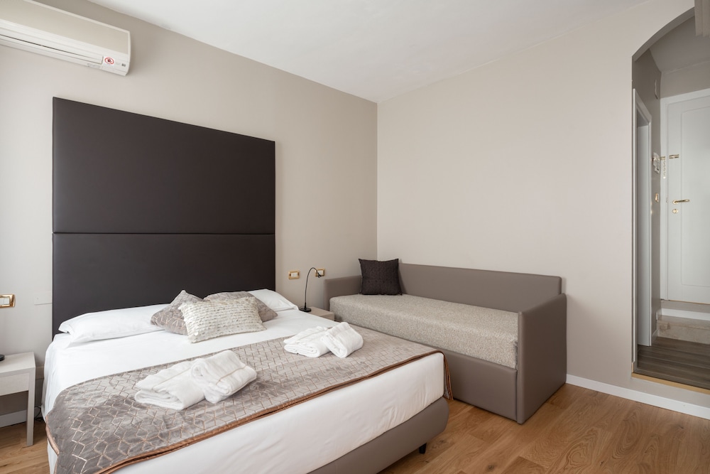 Deluxe Room (1B) photo 3