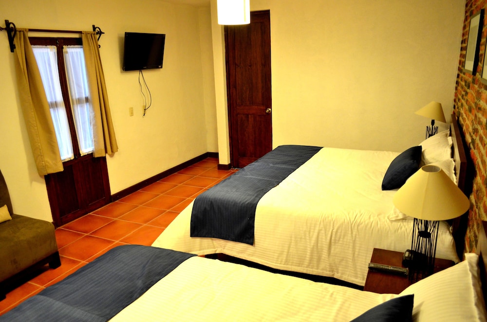Double Room, Multiple Beds, Non Smoking photo 1