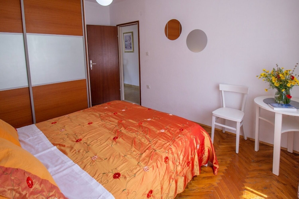 Apartment (A1)
