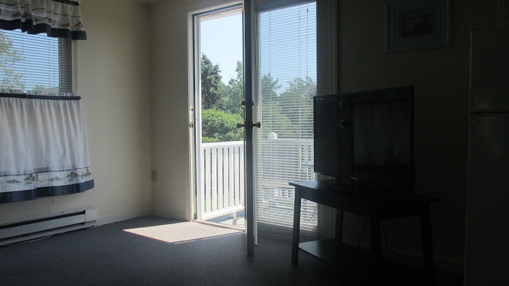 Suite, 2 Bedrooms, Kitchenette photo 1