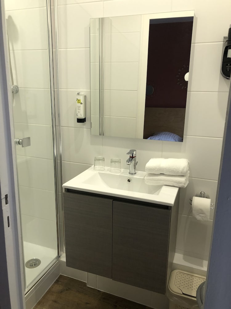 Double Room - Photo 6