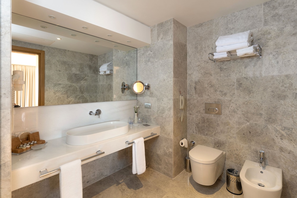 Exclusive Double Room, 1 Double Bed, Balcony, Sea View photo 2