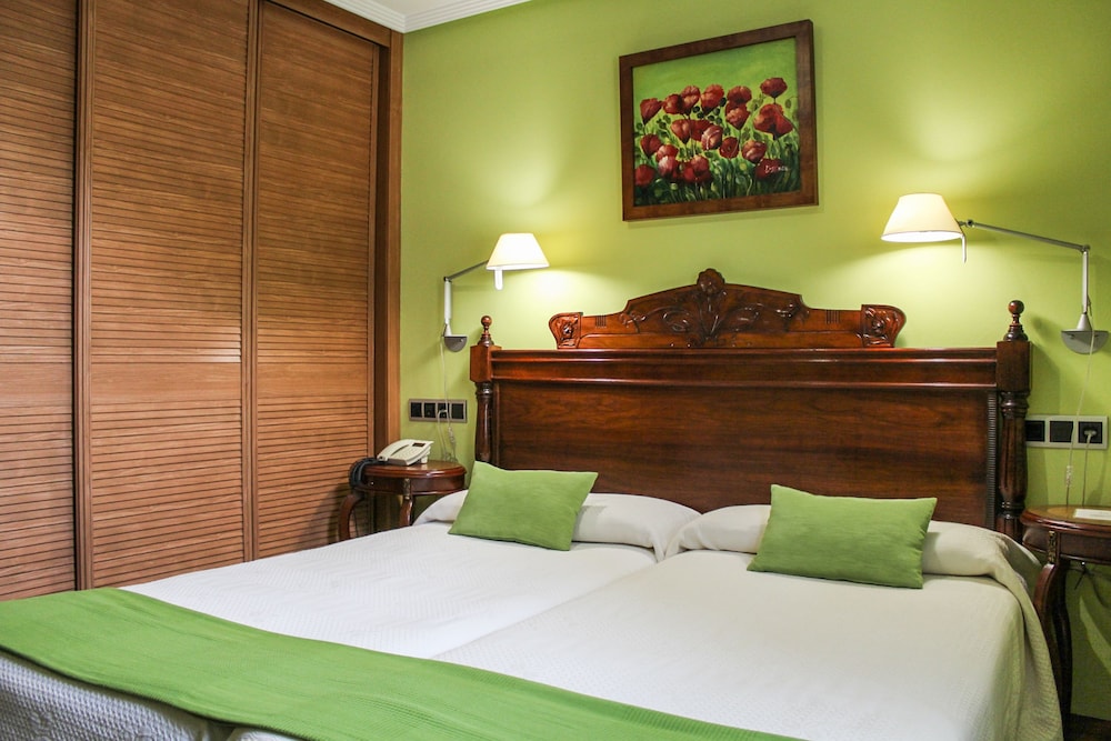Economy Double Room photo 3