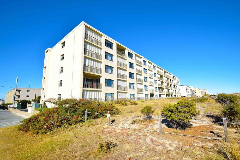 Condo, 2 Bedrooms