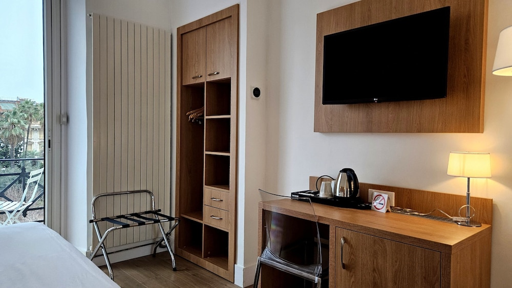 Standard Double or Twin Room, Accessible, City View (STVV) - Photo 1